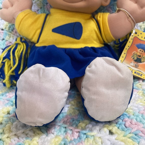 Vintage Russ Troll Kidz Cheerleader Doll - Picture 4 of 5